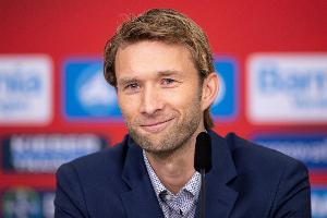 药厂总监谈不敌德丙队：对手的表现值得尊敬，完全配得上胜利