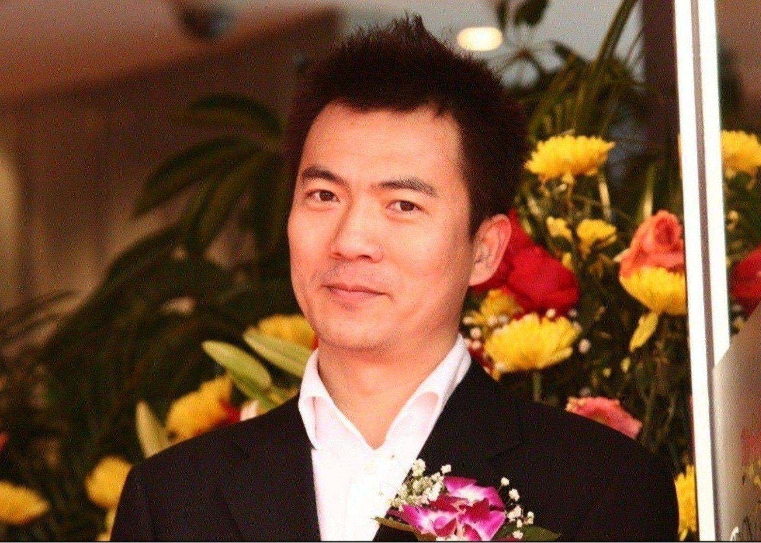 HTH体育-黄健翔：90分钟准时吹完场哨是不对的，想听大家看法欢迎站队