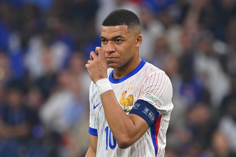 赛事直播-姆巴佩：法国队射手榜超越亨利令人欣喜，但吉鲁仍在前方