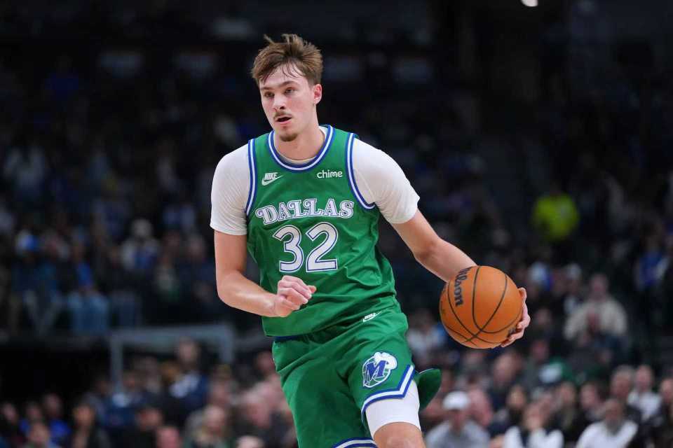 体育娱乐-弗拉格27+5+5受伤惊魂独行侠双杀篮网 波特28+9克莱18+6三分