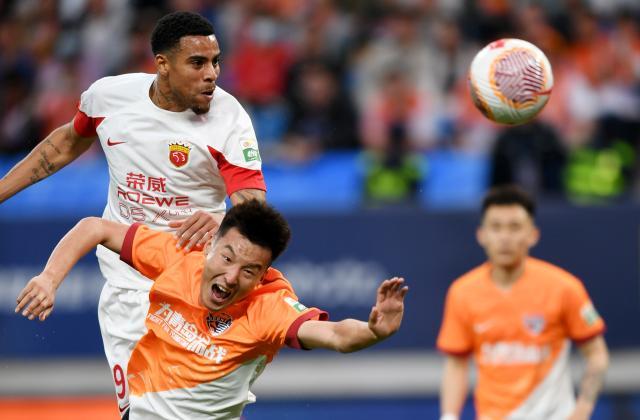 体育娱乐-穆斯卡特用耐心换来中锋爆发 满意5比0背后的果敢