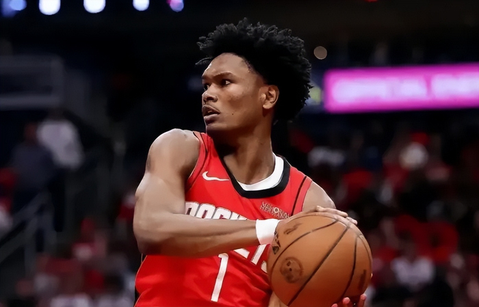 社区互动-火箭4小将再曝弊端！伊森阿门运球真垮，史密斯神经刀，申京撅腚|持球|阿尔佩伦-申京|艾米-乌度卡|费城76人队|泰雷塞·马克西_新浪体育_新浪新闻