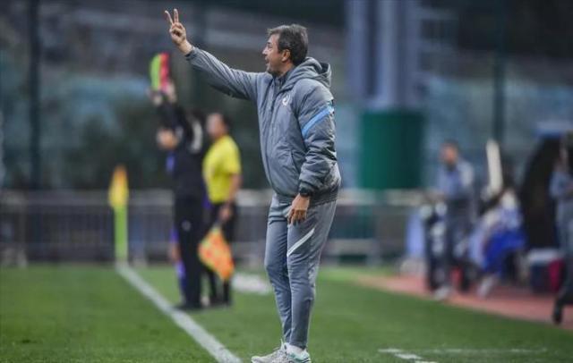 三杀津门虎！大连人队挺进足协杯8强 何塞面露喜色